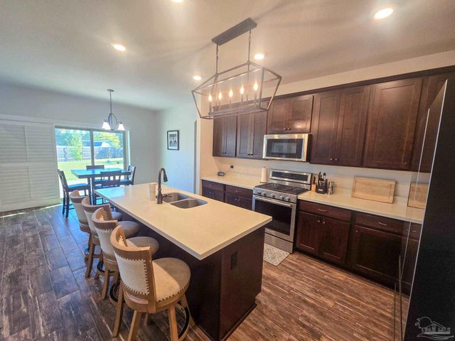 3451 Pelican Bay Cir, Gulf Breeze, FL 32563