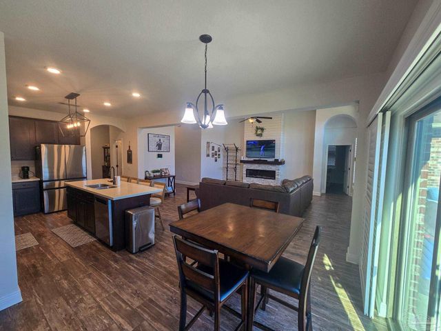 3451 Pelican Bay Cir, Gulf Breeze, FL 32563