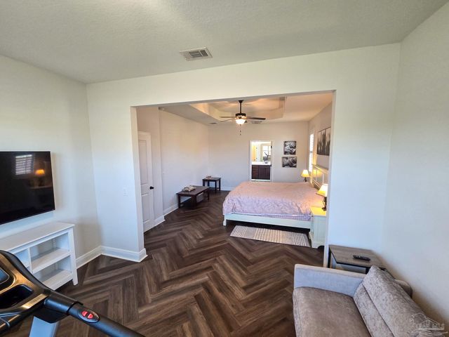 3451 Pelican Bay Cir, Gulf Breeze, FL 32563