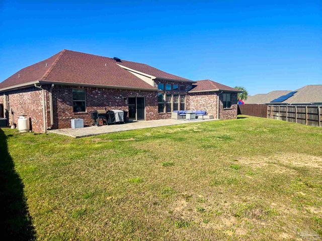 3451 Pelican Bay Cir, Gulf Breeze, FL 32563