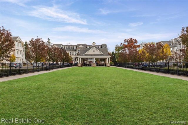 1084 FAULKNER, Troy, MI 48083