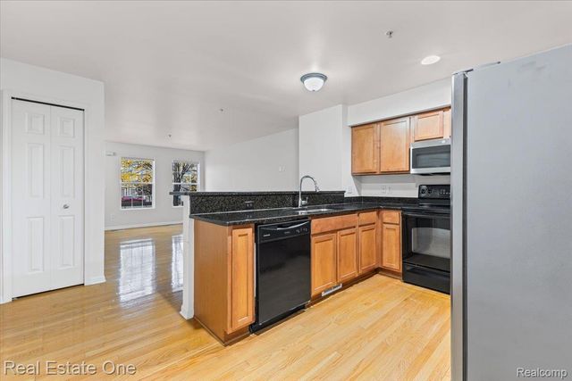 1084 FAULKNER, Troy, MI 48083