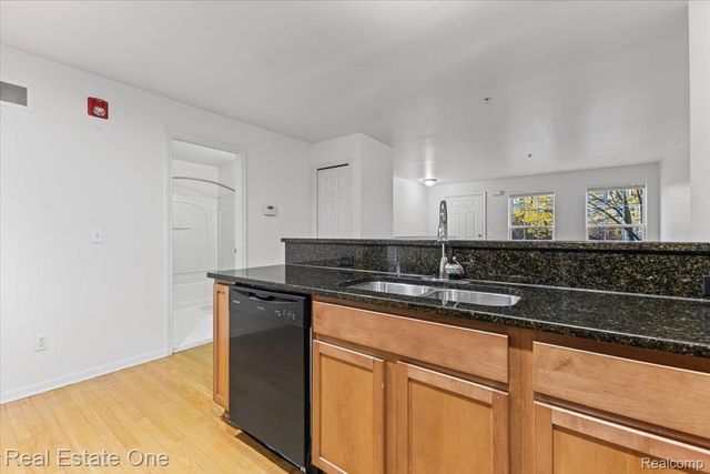 1084 FAULKNER, Troy, MI 48083