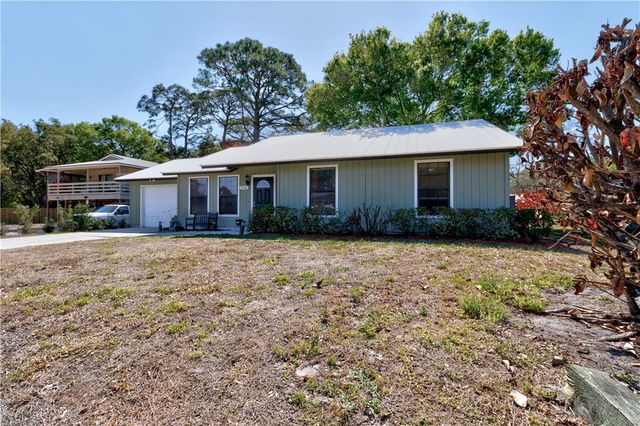 7105 Coquina Avenue, Fort Pierce, FL 34951