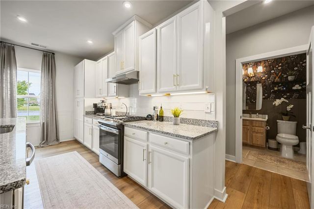 1049 Olmstead ST, Chesapeake, VA 23323