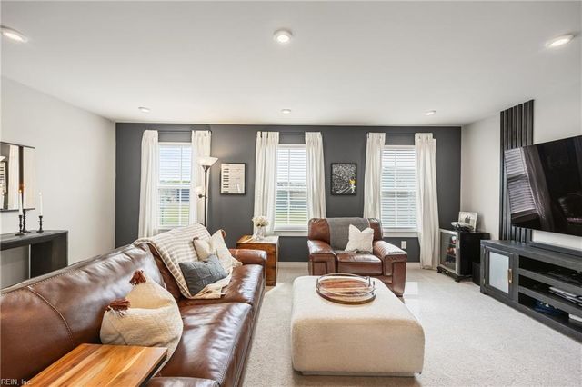 1049 Olmstead ST, Chesapeake, VA 23323