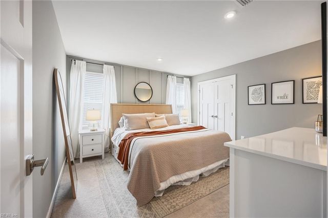 1049 Olmstead ST, Chesapeake, VA 23323