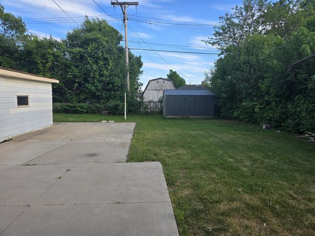 8805 W Bender AVENUE, Milwaukee, WI 53225