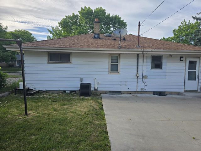 8805 W Bender AVENUE, Milwaukee, WI 53225
