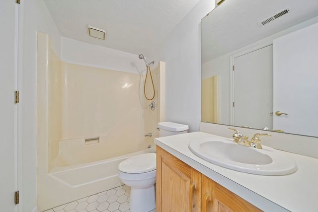 110 Burkhall H, Weymouth, MA 02190