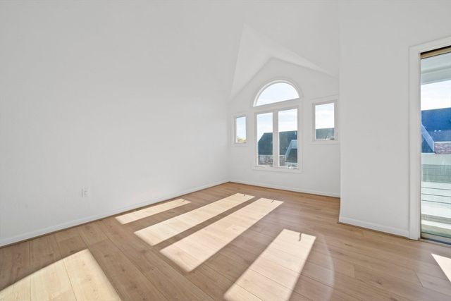 110 Burkhall H, Weymouth, MA 02190