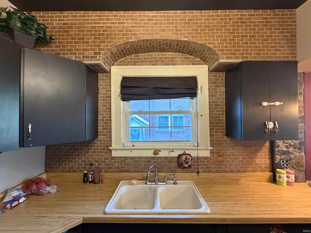 704 S Harlan Avenue, Evansville, IN 47714