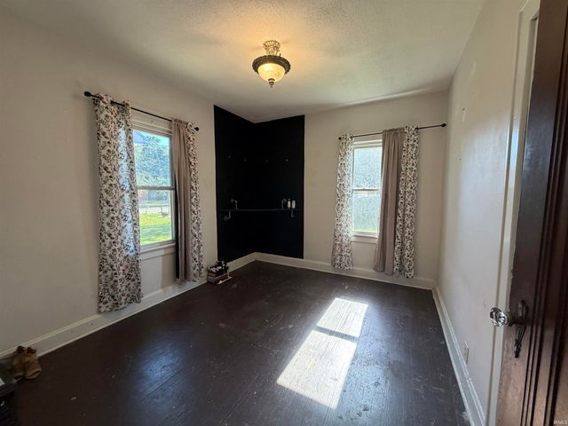 704 S Harlan Avenue, Evansville, IN 47714