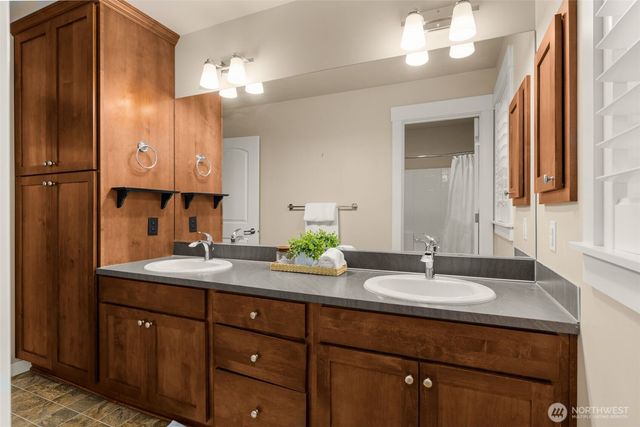25812 SE 28th Place, Sammamish, WA 98075
