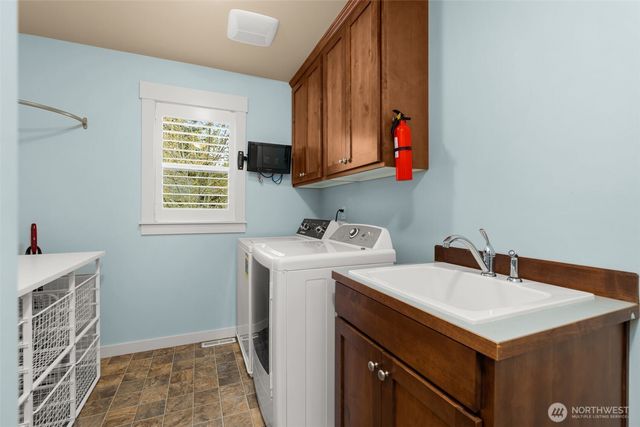 25812 SE 28th Place, Sammamish, WA 98075