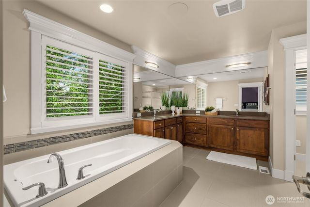 25812 SE 28th Place, Sammamish, WA 98075