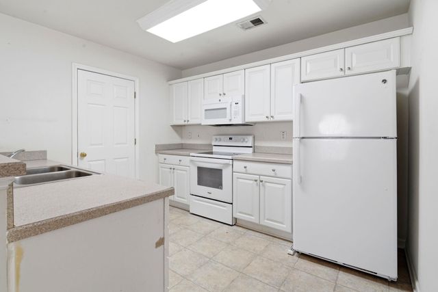 1068 Harvester Cir, Myrtle Beach, SC 29579