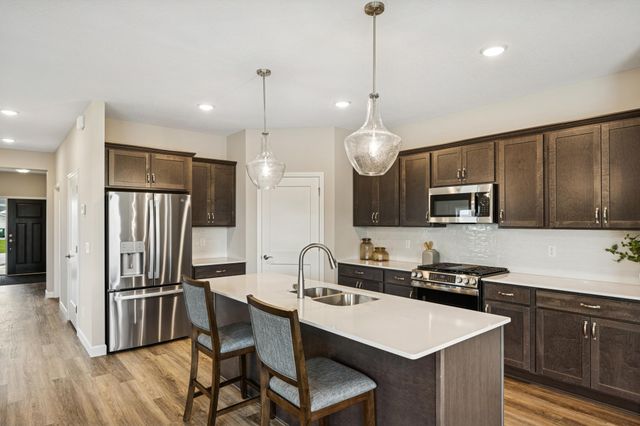 8604 Edmonson Way NE, Monticello, MN 55362