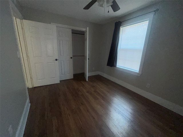 104 Mesquite Street, Louise, TX 77455