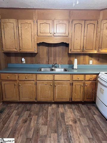 213 Hillcrest Circle, Anderson, SC 29624