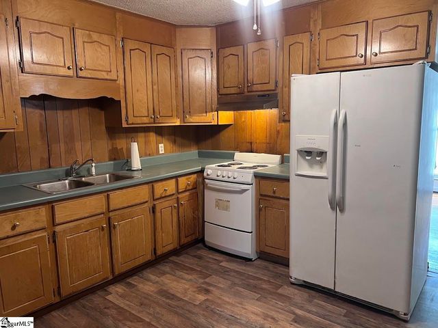213 Hillcrest Circle, Anderson, SC 29624