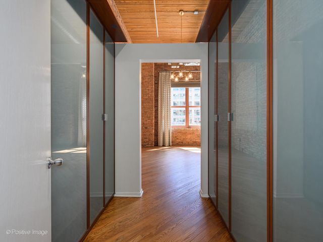 360 W Illinois Street 231, Chicago, IL 60654