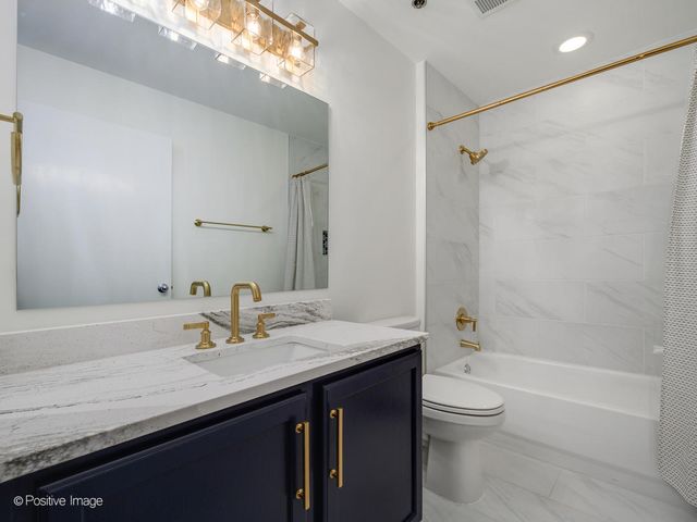 360 W Illinois Street 231, Chicago, IL 60654