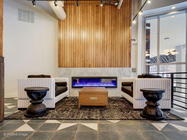 360 W Illinois Street 231, Chicago, IL 60654