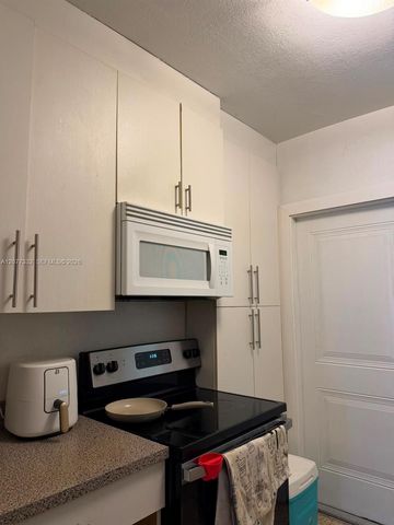 805 81st Street 3, Miami Beach, FL 33141