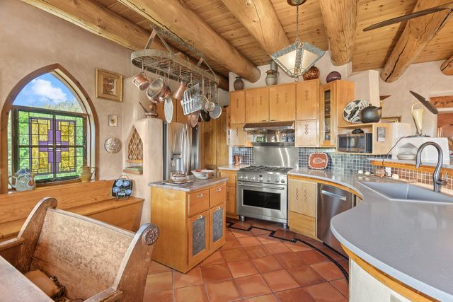 939 Kit Carson Road, Taos, NM 87571