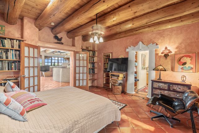 939 Kit Carson Road, Taos, NM 87571