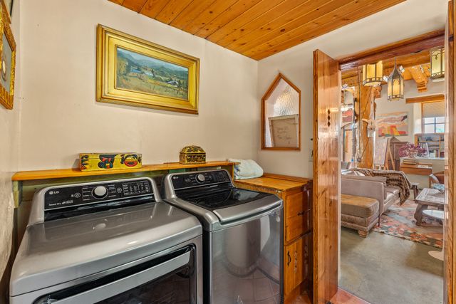 939 Kit Carson Road, Taos, NM 87571