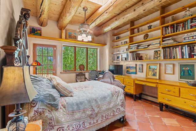 939 Kit Carson Road, Taos, NM 87571