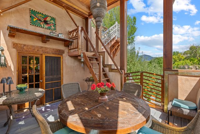 939 Kit Carson Road, Taos, NM 87571