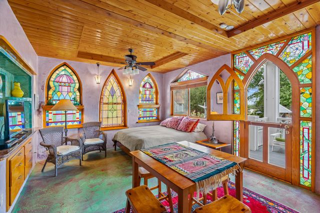 939 Kit Carson Road, Taos, NM 87571