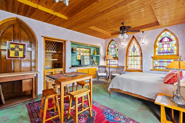 939 Kit Carson Road, Taos, NM 87571