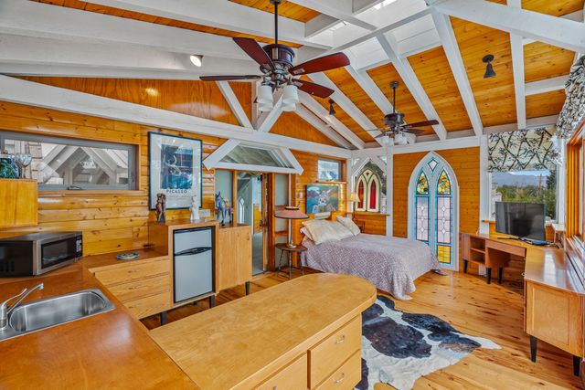 939 Kit Carson Road, Taos, NM 87571