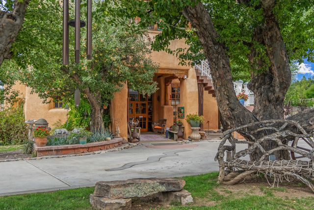 939 Kit Carson Road, Taos, NM 87571