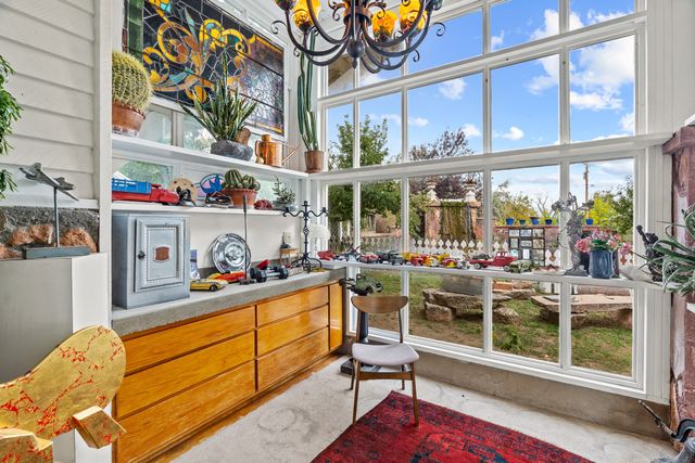 939 Kit Carson Road, Taos, NM 87571