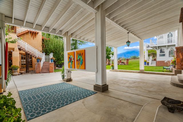 939 Kit Carson Road, Taos, NM 87571