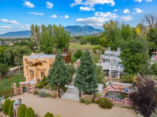 939 Kit Carson Road, Taos, NM 87571