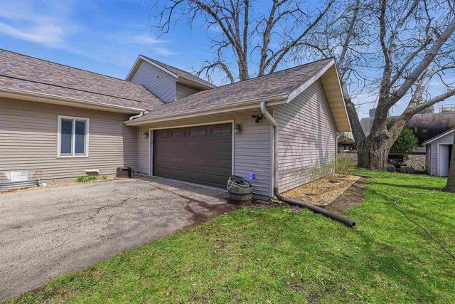 537 FARWELL AVENUE, Fond Du Lac, WI 54935