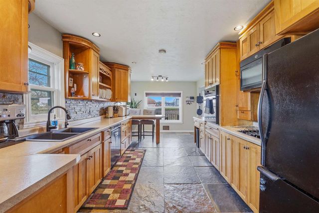 537 FARWELL AVENUE, Fond Du Lac, WI 54935