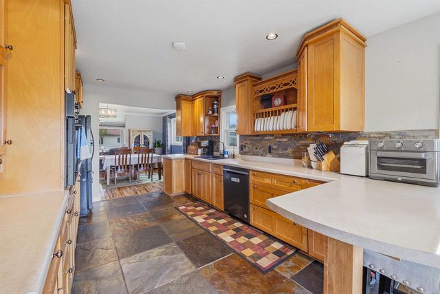 537 FARWELL AVENUE, Fond Du Lac, WI 54935