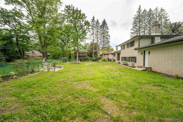 6742 Canterbury Court, Shelby Twp, MI 48316