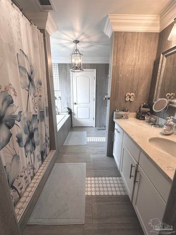 3097 Fayal Dr, Pensacola, FL 32526