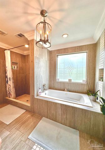 3097 Fayal Dr, Pensacola, FL 32526