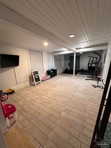 3097 Fayal Dr, Pensacola, FL 32526