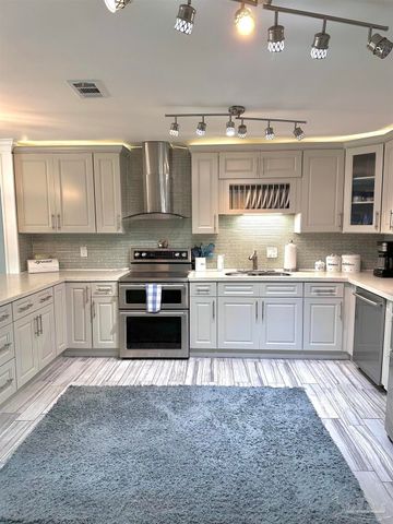 3097 Fayal Dr, Pensacola, FL 32526