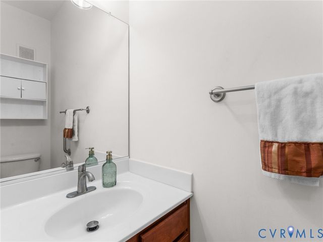 2061 Maginoak Ct, North Chesterfield, VA 23236